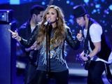 th_92132_celebrity_paradise.com_TheElder_DemiLovato17_122_204lo.jpg