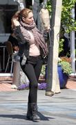 th_246041236_Celebutopia_NET.Kelly_Brook_purchases_exotic_rugs__Fred_Segals_in_Beverly_Hills.03_15_2011.HQ.6_122_388lo.jpg