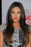 http://img177.imagevenue.com/loc441/th_30515_Shay_Mitchell_Peoples_Choice_Awards_in_LA_January_11_2012_42_122_441lo.jpg