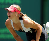 http://img177.imagevenue.com/loc232/th_53621_Maria_Sharapova_RUS_12060_123_232lo.jpg