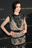 http://img177.imagevenue.com/loc532/th_87761_Anne_Hathaway_2009-01-14_-_2008_National_Board_of_Review_Awards_gala_969_122_532lo.jpg